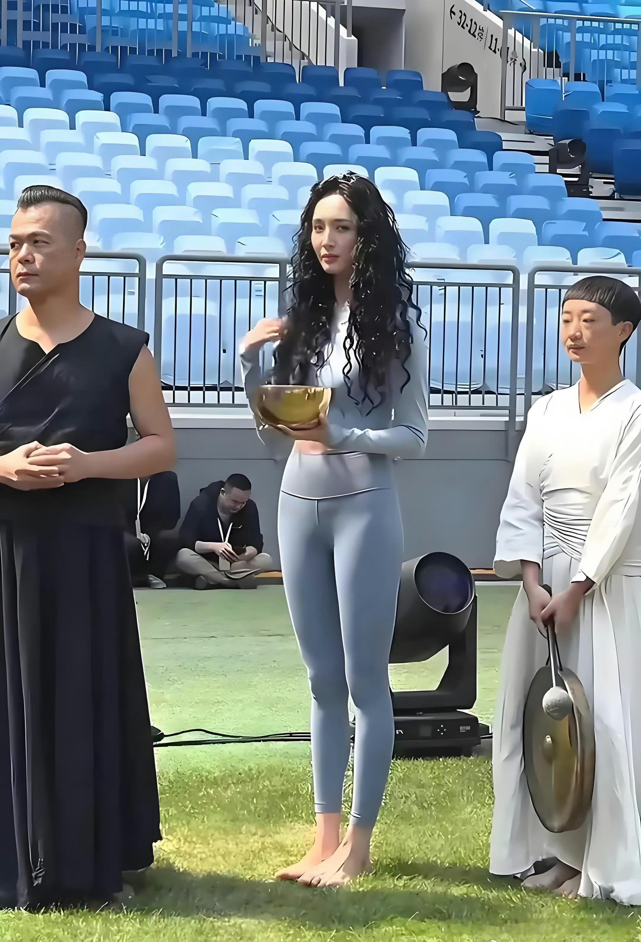 这是金晨吗？本人长得比电视里还要漂亮，难怪那么多人喜欢她 