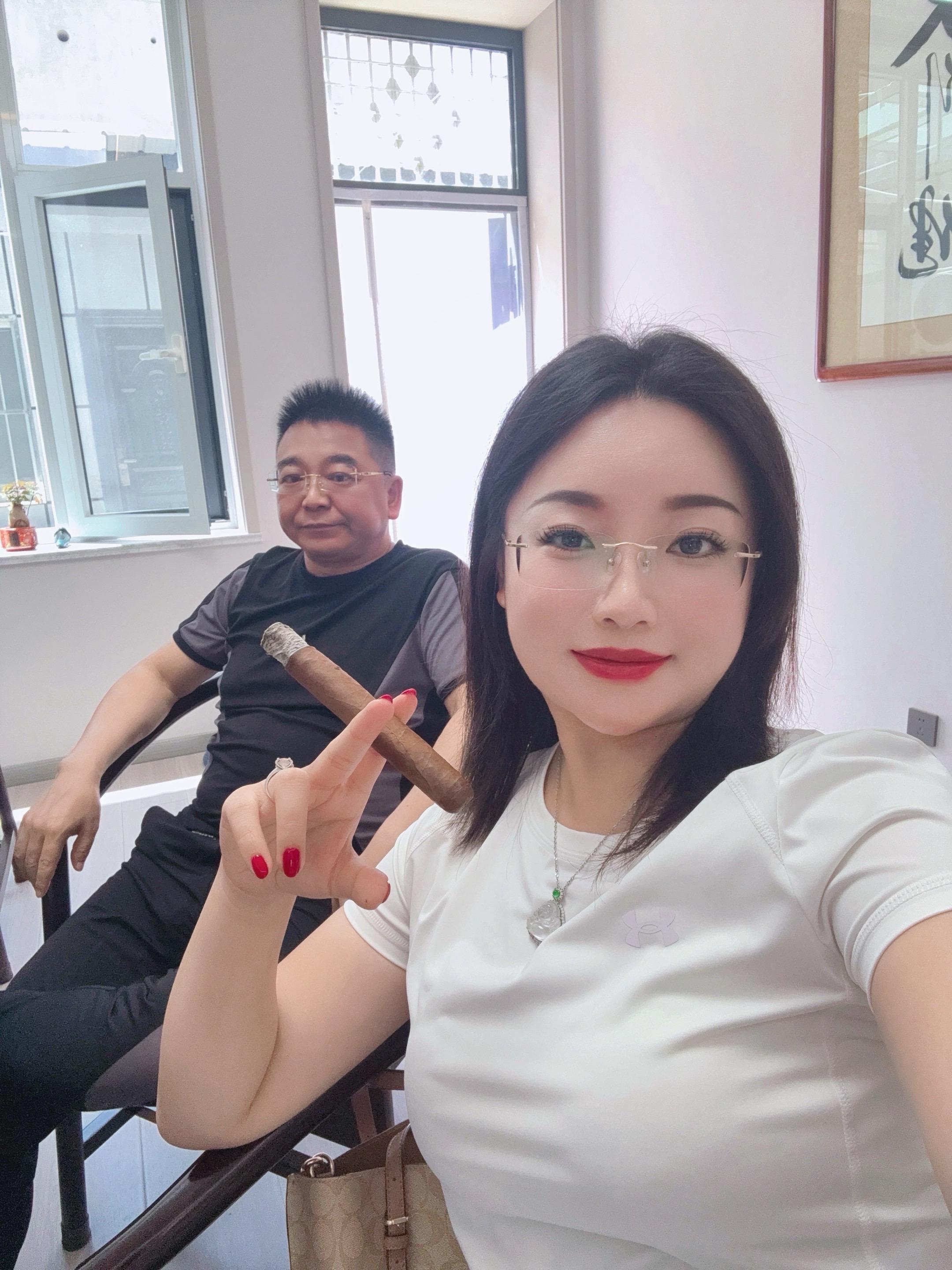 人走不出去 家便是你的世界 走出去 世界便是你的家 安于现状 终将会被...
