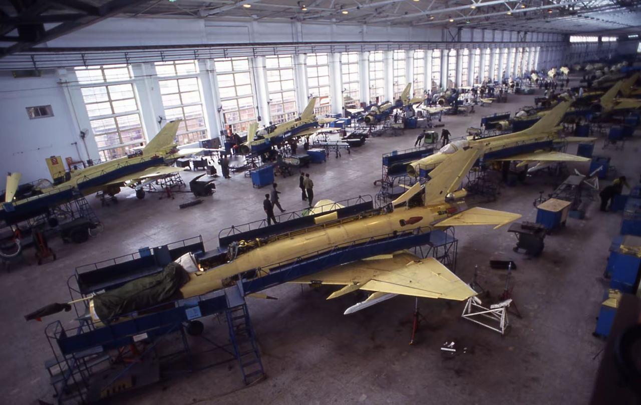 在三代机正式装备之前，国产歼-7战斗机绝对是经典之后，基于米格-21深度改进升级