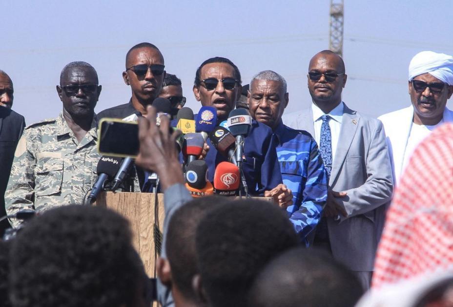 硝烟未散归故里！苏丹政府迁回喀土穆，百万难民返家面对废墟
 
鏖战近三年后，苏丹