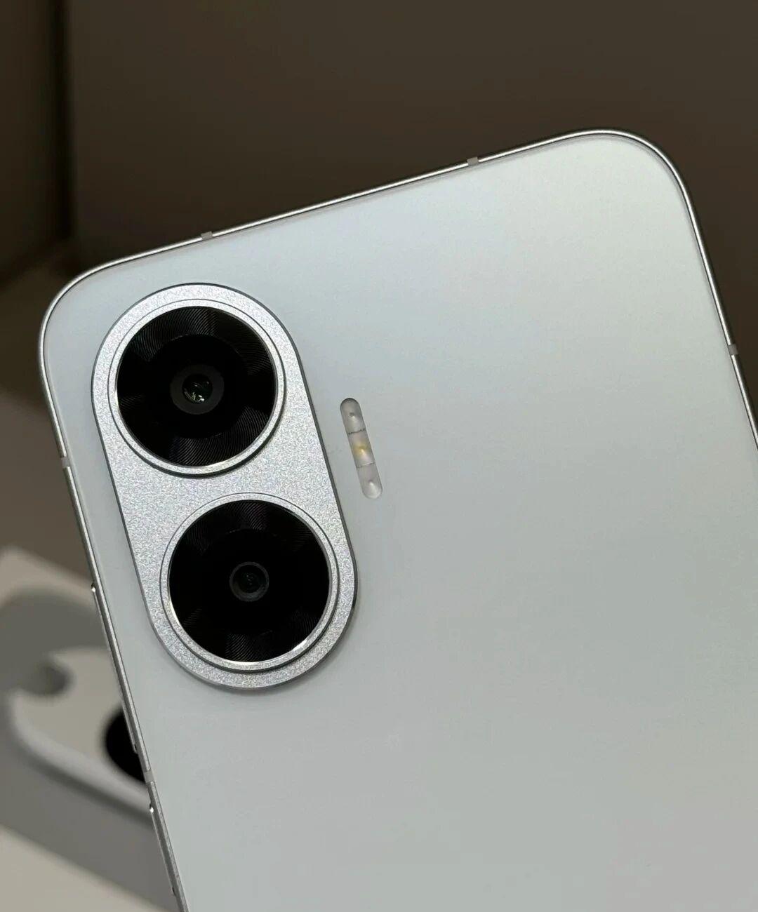 续航焦虑？2025年这三款手机直接把你电量怼到窒息！​​  很多厂商还在拿