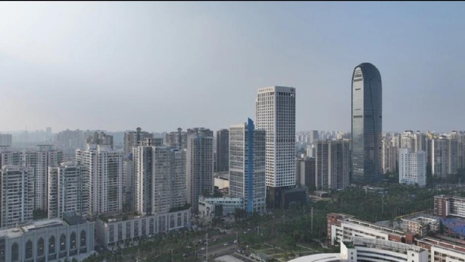 老铁们，最近后台问这个问题的人不少，看来大家都盯着海南这块宝地。

说实话，现在