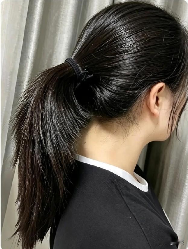 那年为配合施工连队打 隧道，上级在我们连抽调一个加强排带上机械去承德执勤，驻扎在