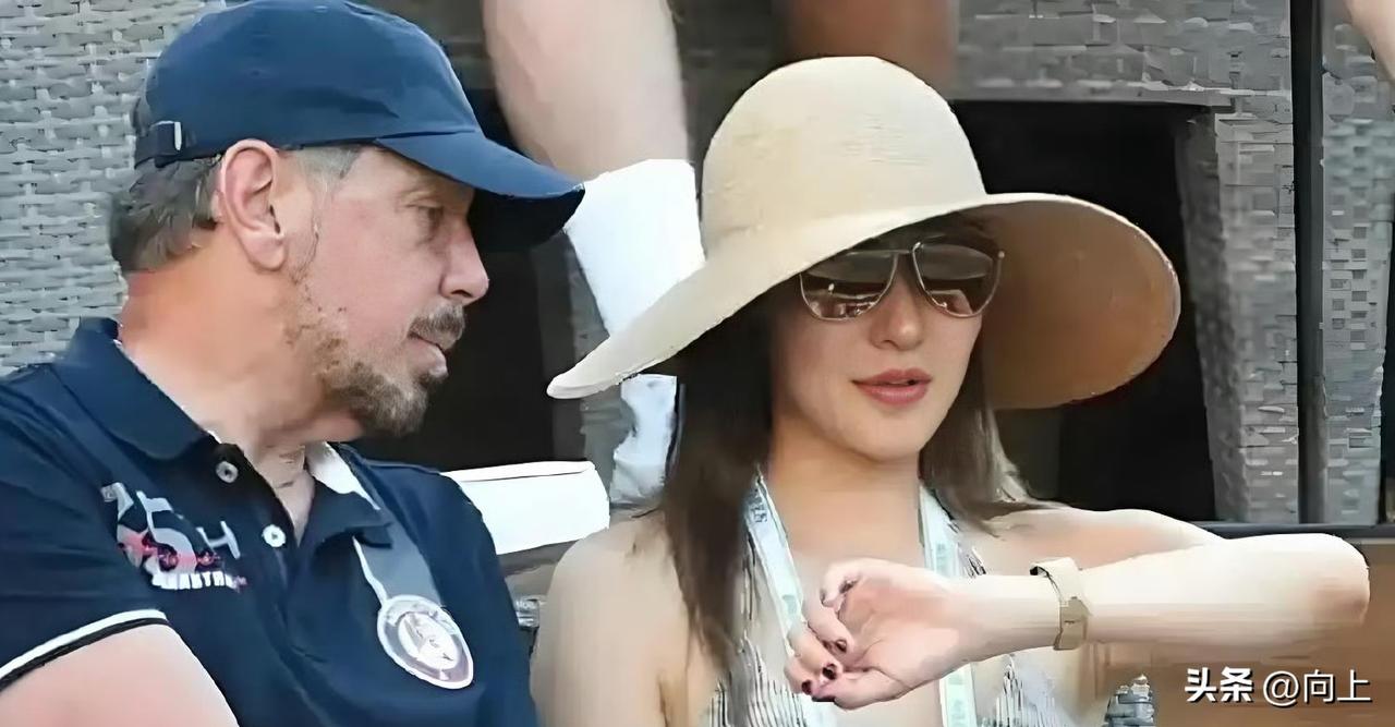 邓文迪VS朱乔琳
两代华裔女性的豪门生存战，
谁更胜一筹？
 
当甲骨文身价暴涨