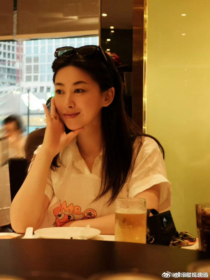 管江勇用长江水给朱珠做重庆特调这才是重庆人独有的待客诚意！不用昂贵的进口原料堆出