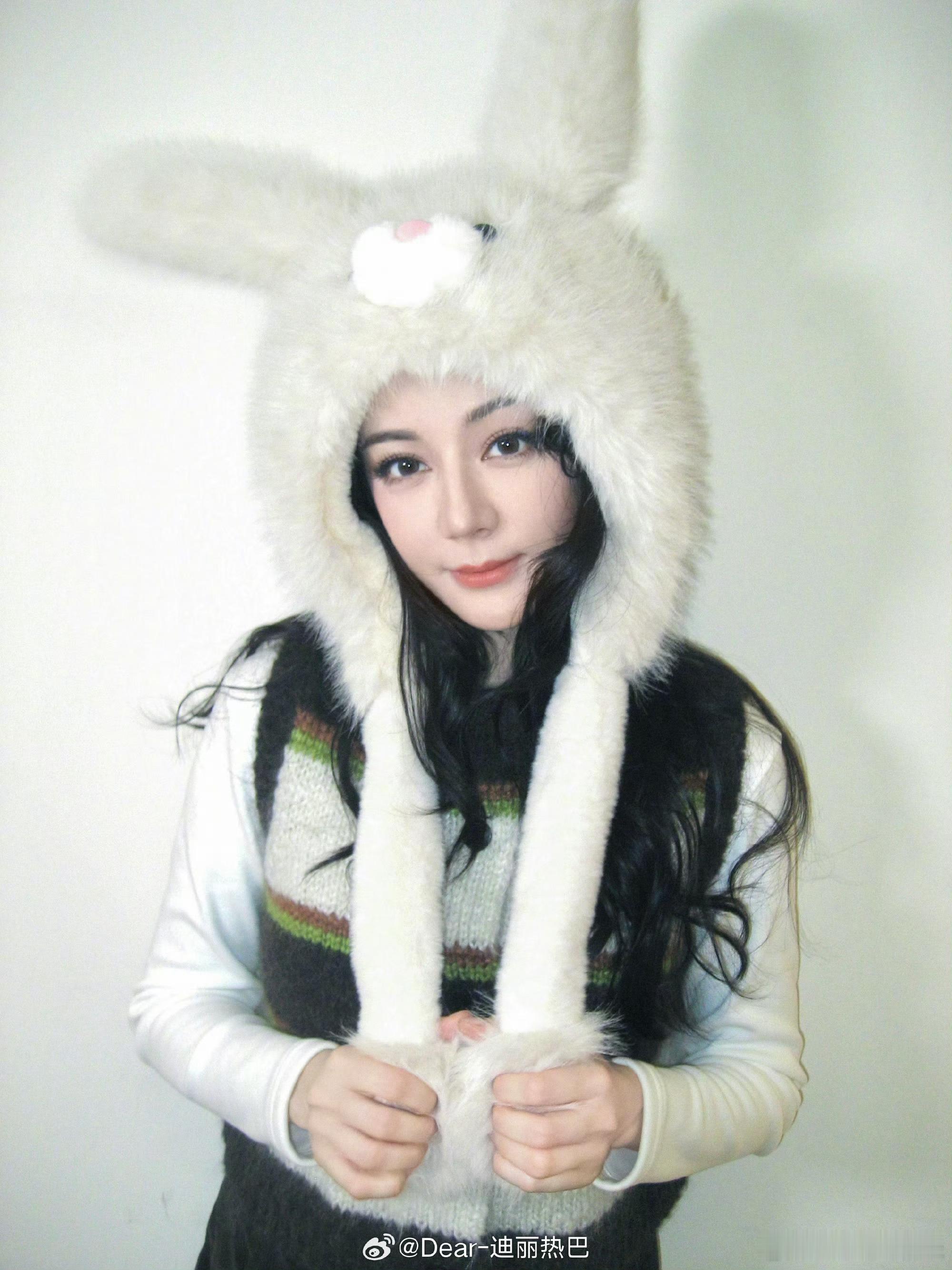 迪丽热巴告黑粉网络侵权迪丽热巴维权案3月开庭据天眼查天眼风险信息显示，近日，北京