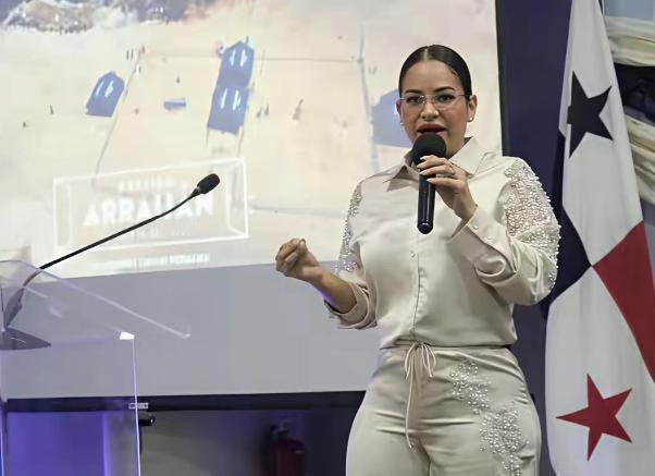 巴拿马那个女市长佩尼亚尔巴，算是把“权力用错地方”演绎得淋漓尽致。12月27号周