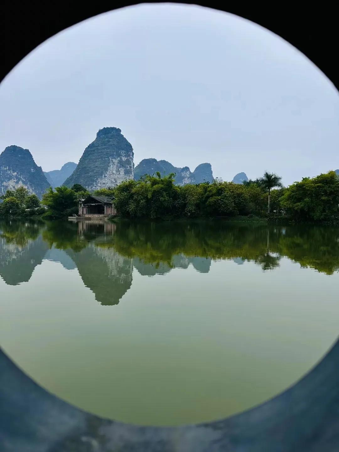 最近准备辞了两个班的班长。

参加了两个模特队，两个老师都让我当班长，可我这个人