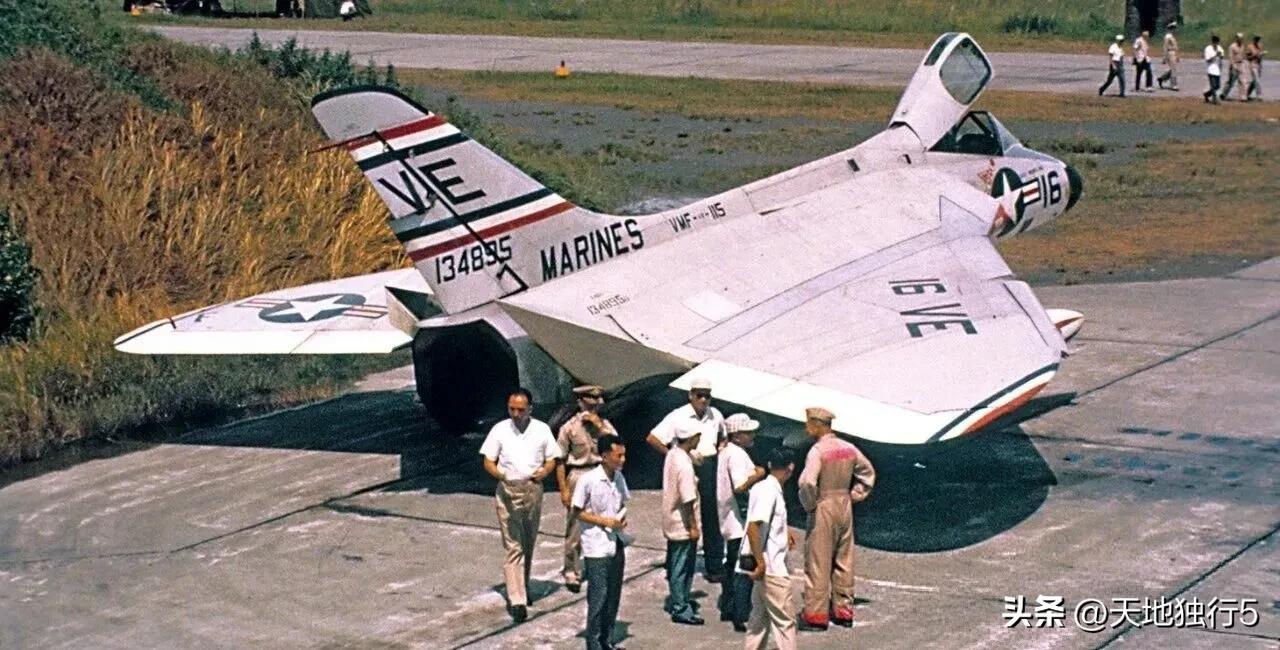 1959年，台湾的台南空军基地，美国海军陆战队VFM-115中队的F4D-1“天