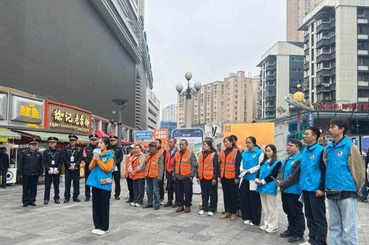 致敬“城市美容师”！贵阳多措并举为环卫工人送上节日祝福致敬“城市美容师”！贵阳多