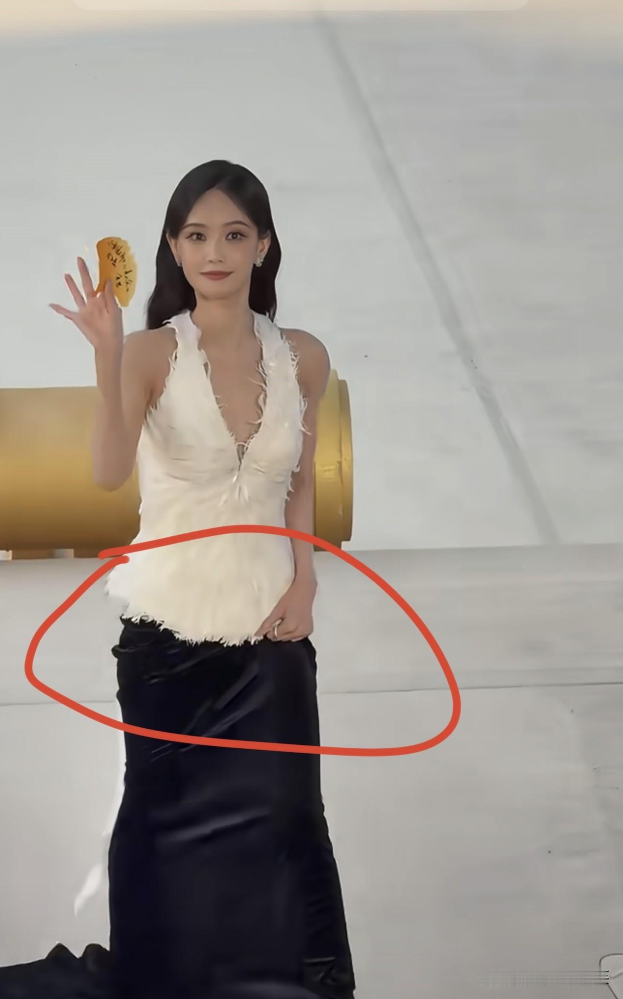 对不起李一桐，
我真的没办法再喜欢你了，
不是因为你造型不好，也不是因为你演技不