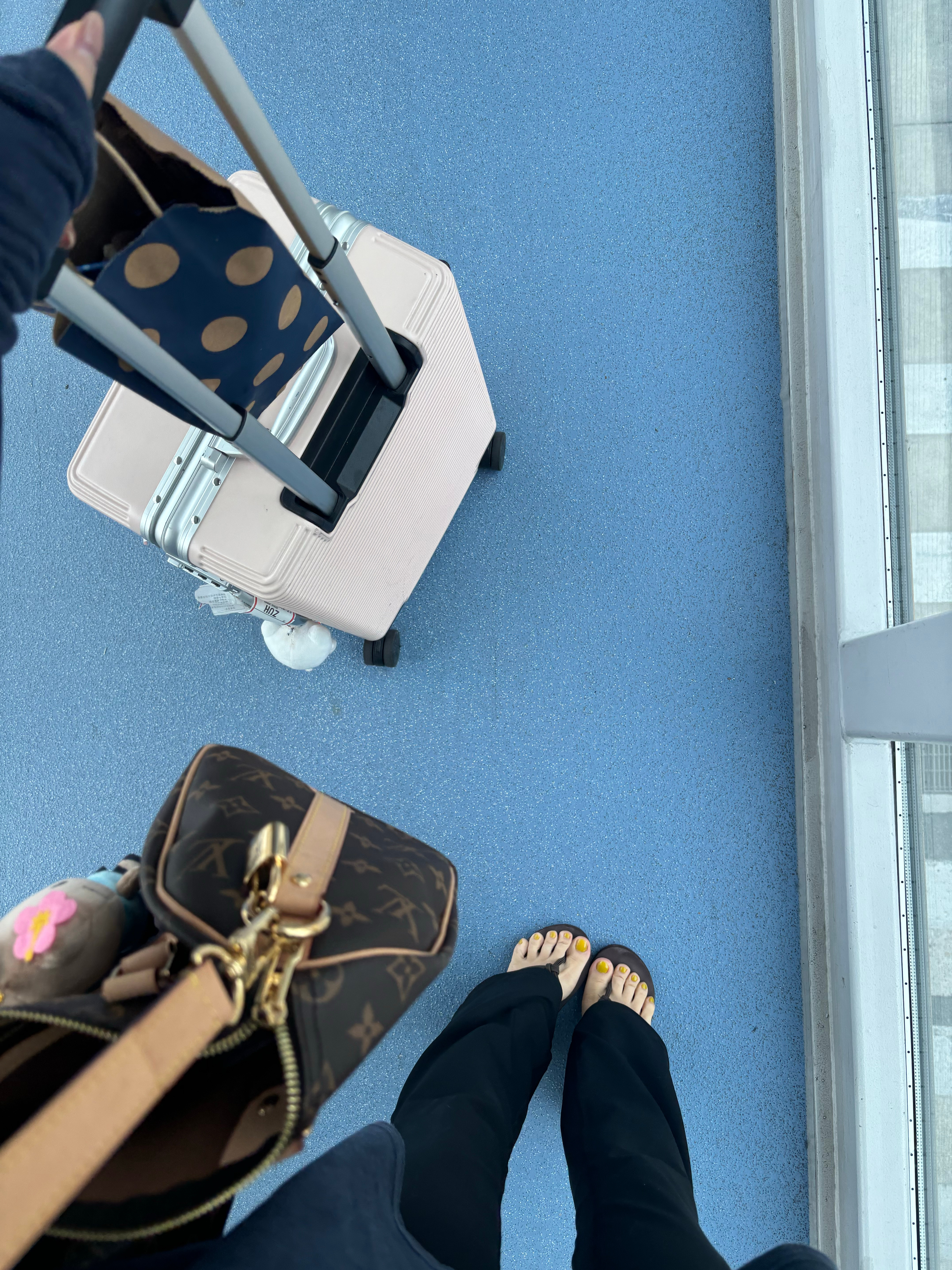 一双拖鞋勇闯天下 