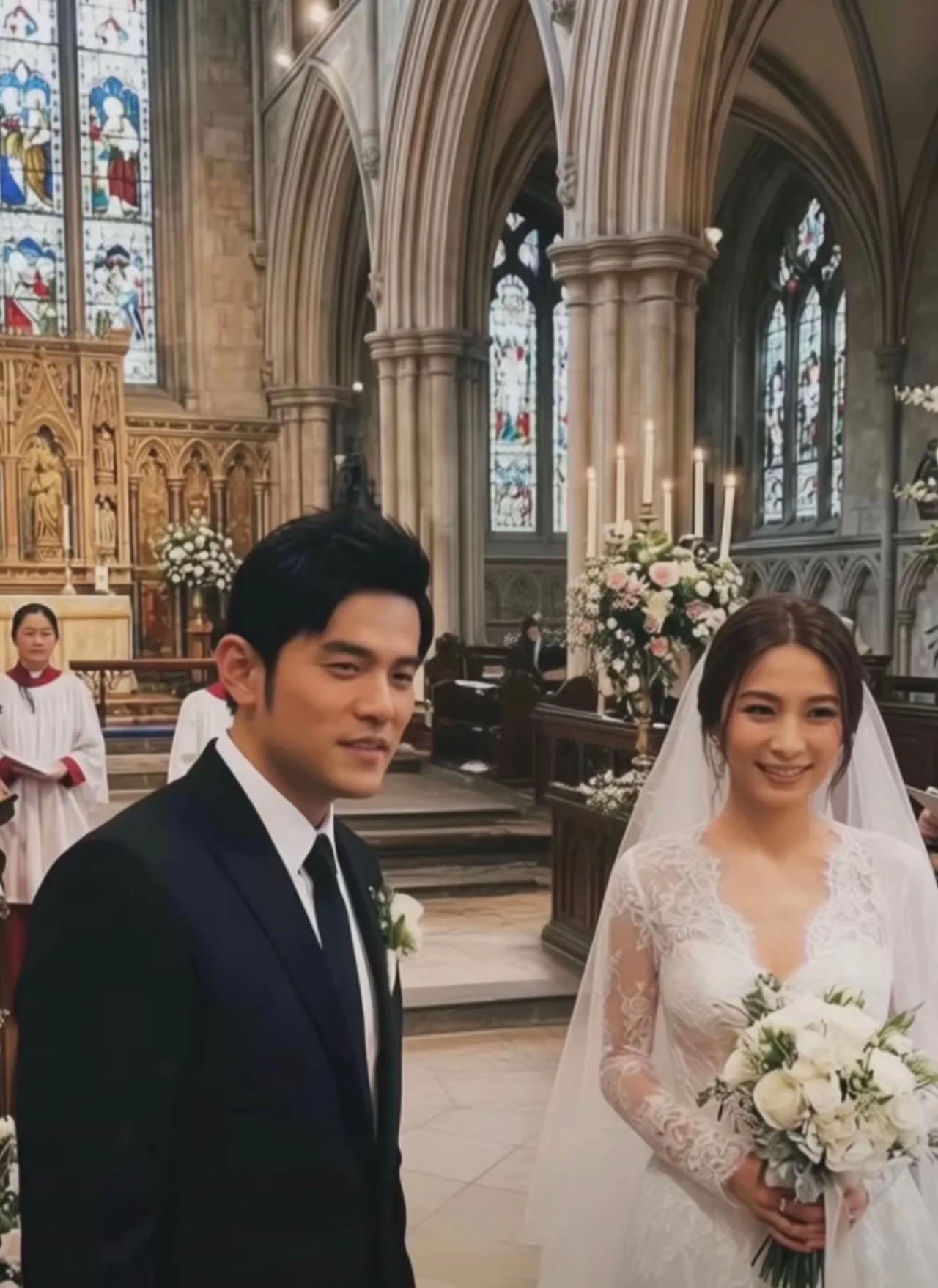 所以双J都爱过田馥甄！！！

这么多年过去了，周董的恋爱还是这么有料，周跟侯，周