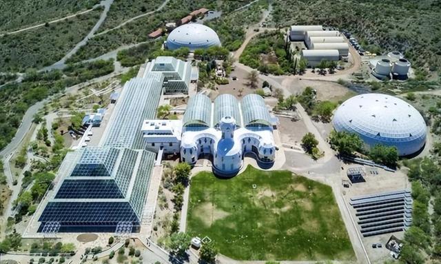 三十几年前美国曾做过一个实验，将4男4女关一起两年，结果咋样了？

实验伊始，4