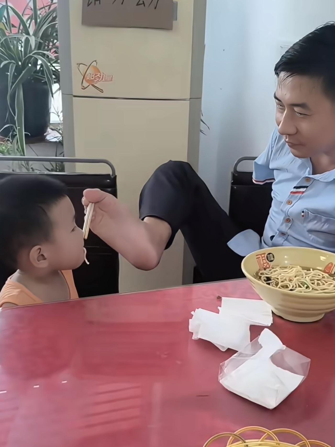 今日所见所闻为什么有人觉得这样的因为很恶心？这难道不是父爱最朴素的表现吗？