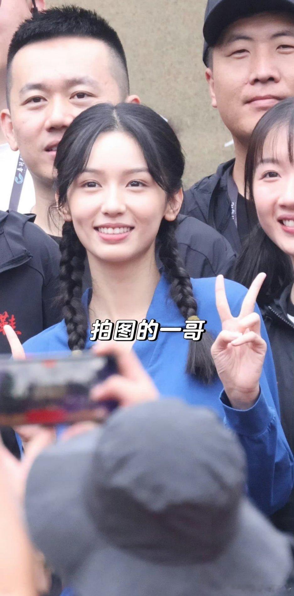 周也王子奇红舞鞋开机同框路透 ​​​