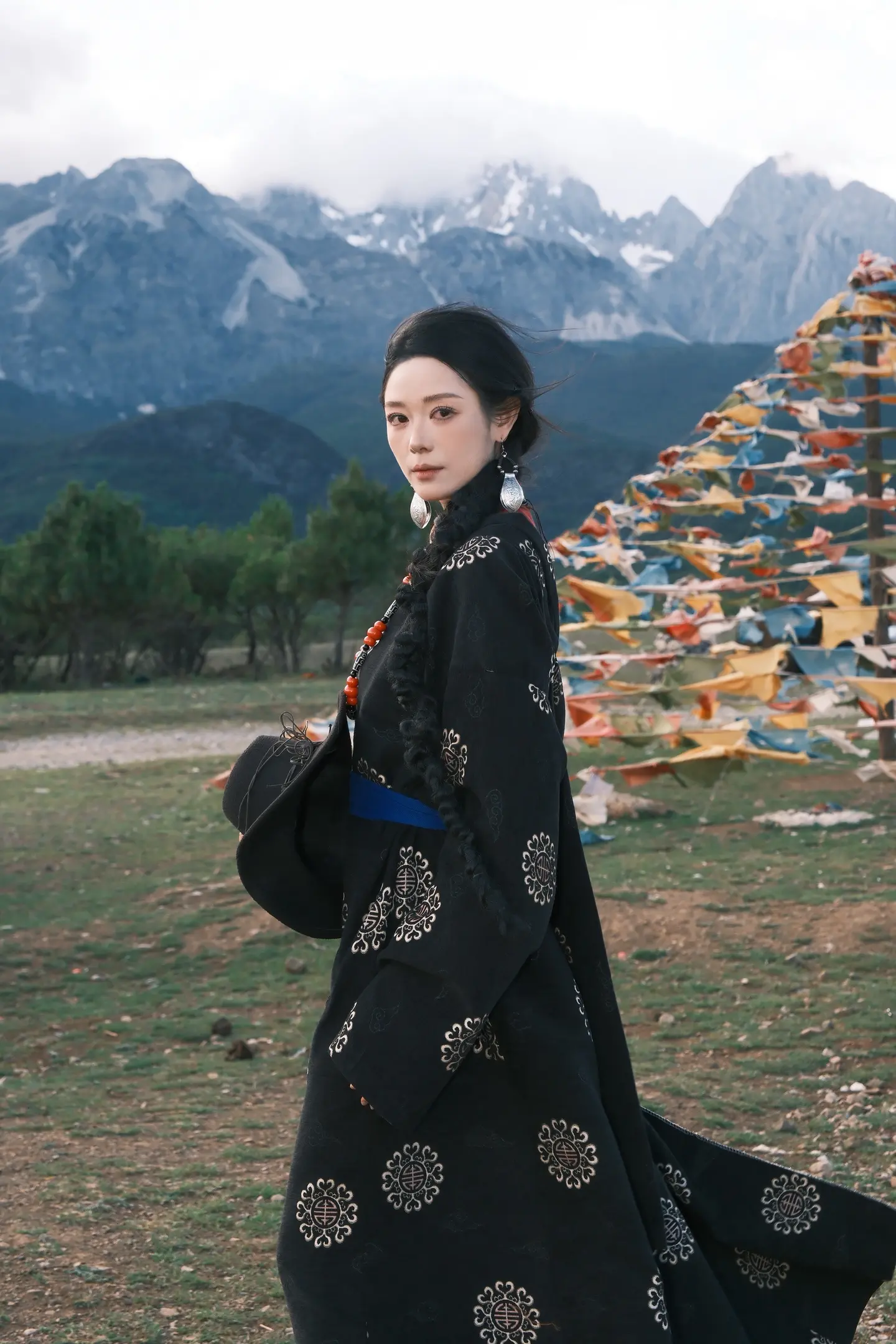 藏服 是服装界最严肃的母亲 自带神性！