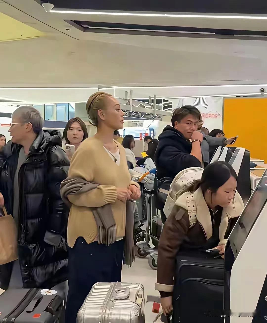 我要说，宁静是所有年龄段最时尚的女明星，没人反对吧？！

宁静的潮，很多人看不明