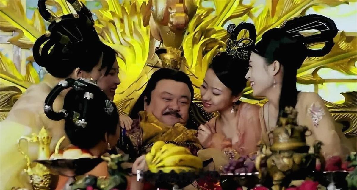公元568年，太子陈叔宝到小妾龚氏屋里过夜，忽然看见一个小丫鬟，模样生得倾国倾城
