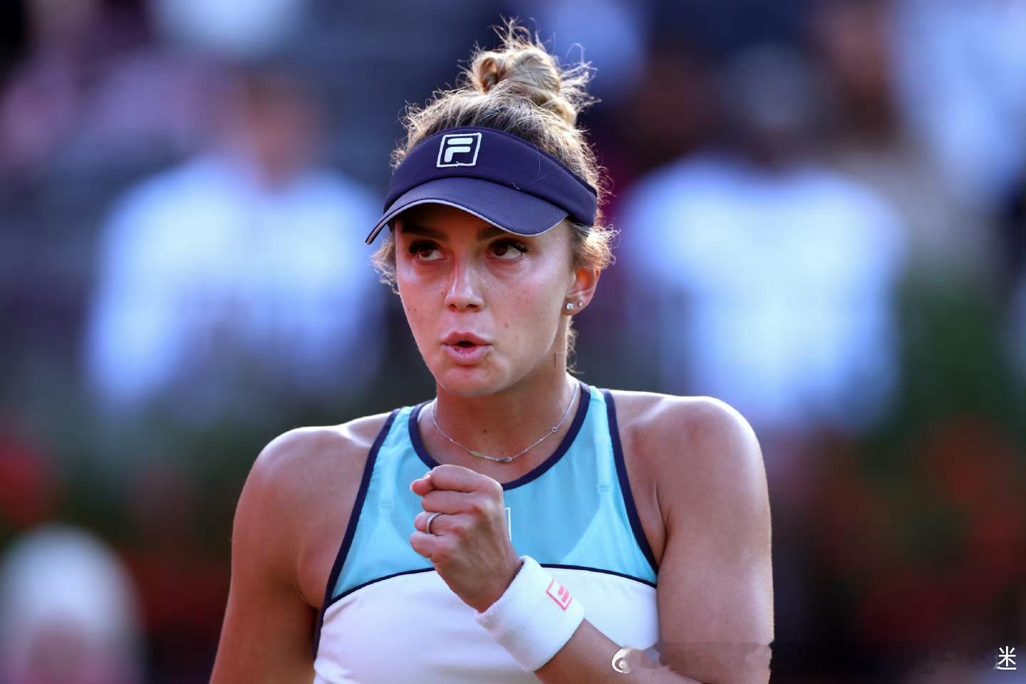 WTA500🇬🇧伦敦站首轮1️⃣，🇷🇴克里斯蒂安以6-4 7-6(4)击