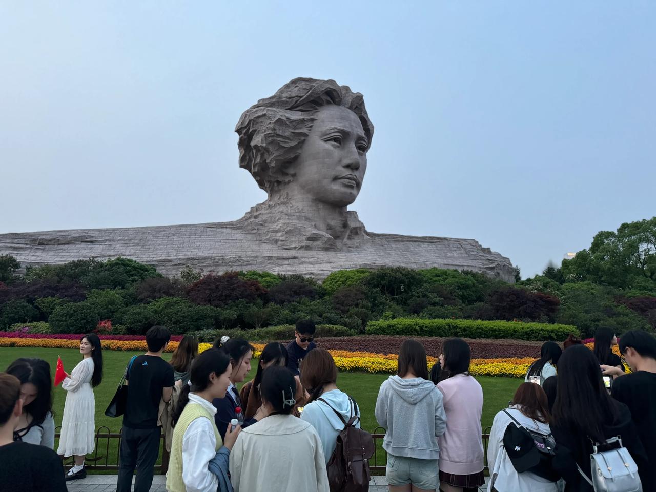 1976年9月9日，毛主席逝世。48年后的这一天，缅怀，致敬！

毛主席是中国人