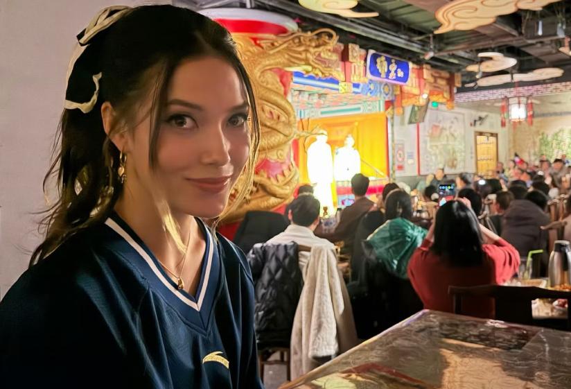 北京的烟火气，会给谷爱凌带来新的力量。

德云社的相声听了，北京水饺尝了，女排比