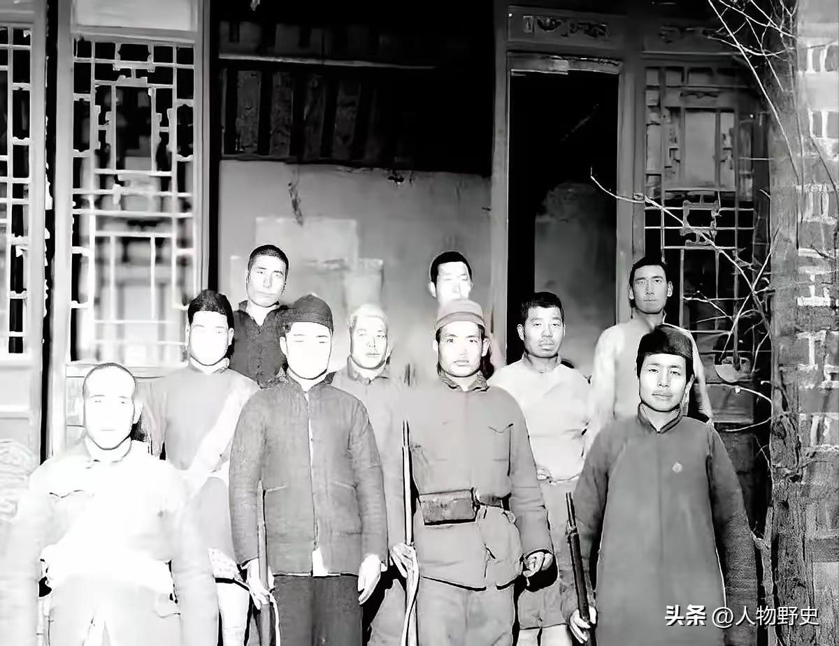 那人叫朱玉和，三年前是农会干部。

谁也没想到，在这人人避之不及的关头，敢站出来