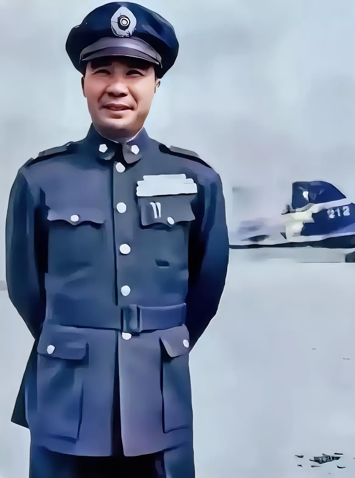 1941年，日军用毒气攻下高安城，74军军长王耀武看着满地的国军尸体悲痛欲绝，这