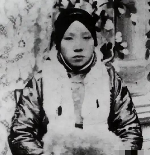 1931年，蒋介石的亲妹妹蒋瑞莲向他告状，丈夫在外沾花惹草，希望他能加以规劝，没