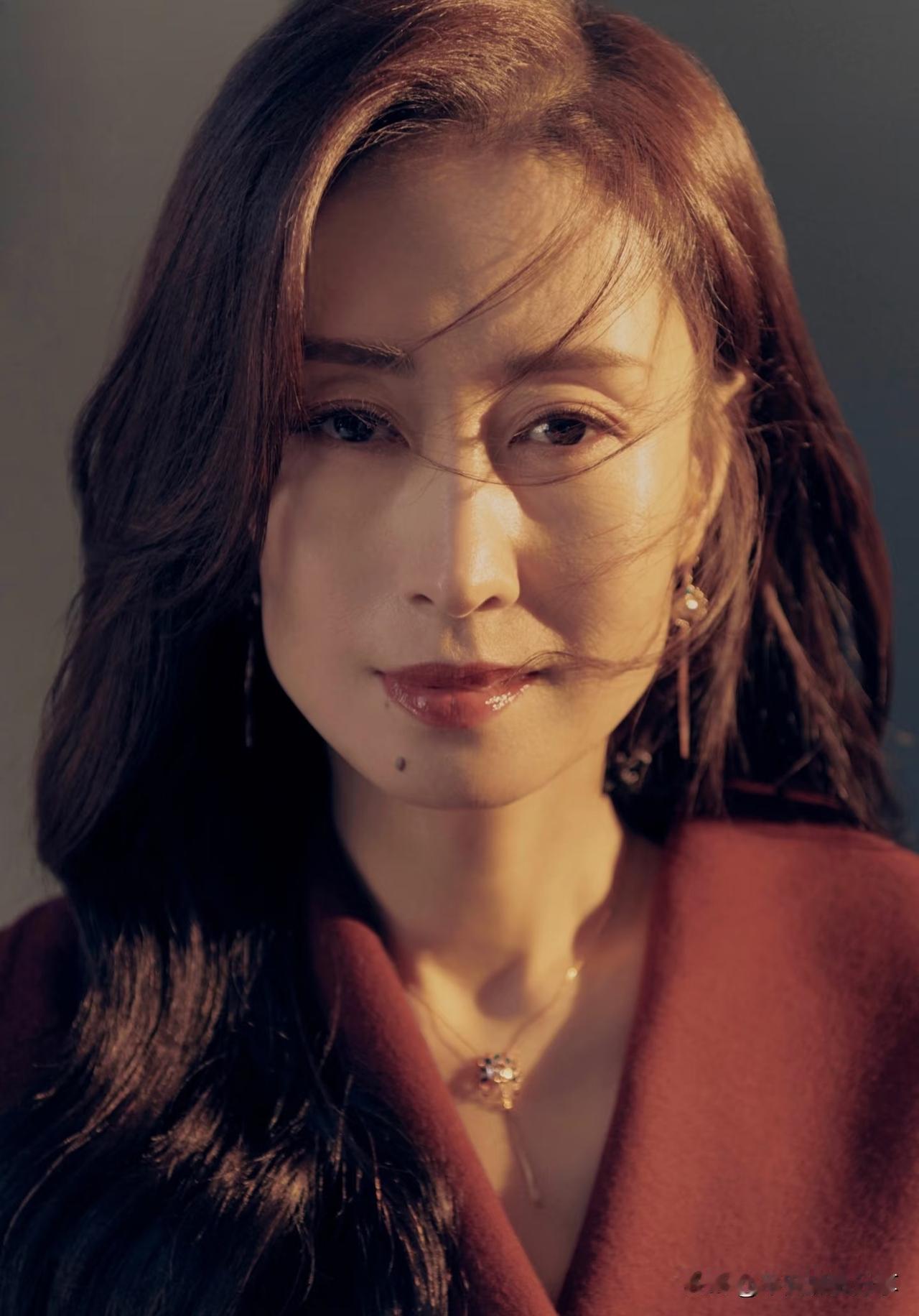 大姐刘敏涛  
气质女神：刘敏涛，1976年1月10日出生于山东省烟台市，中国内