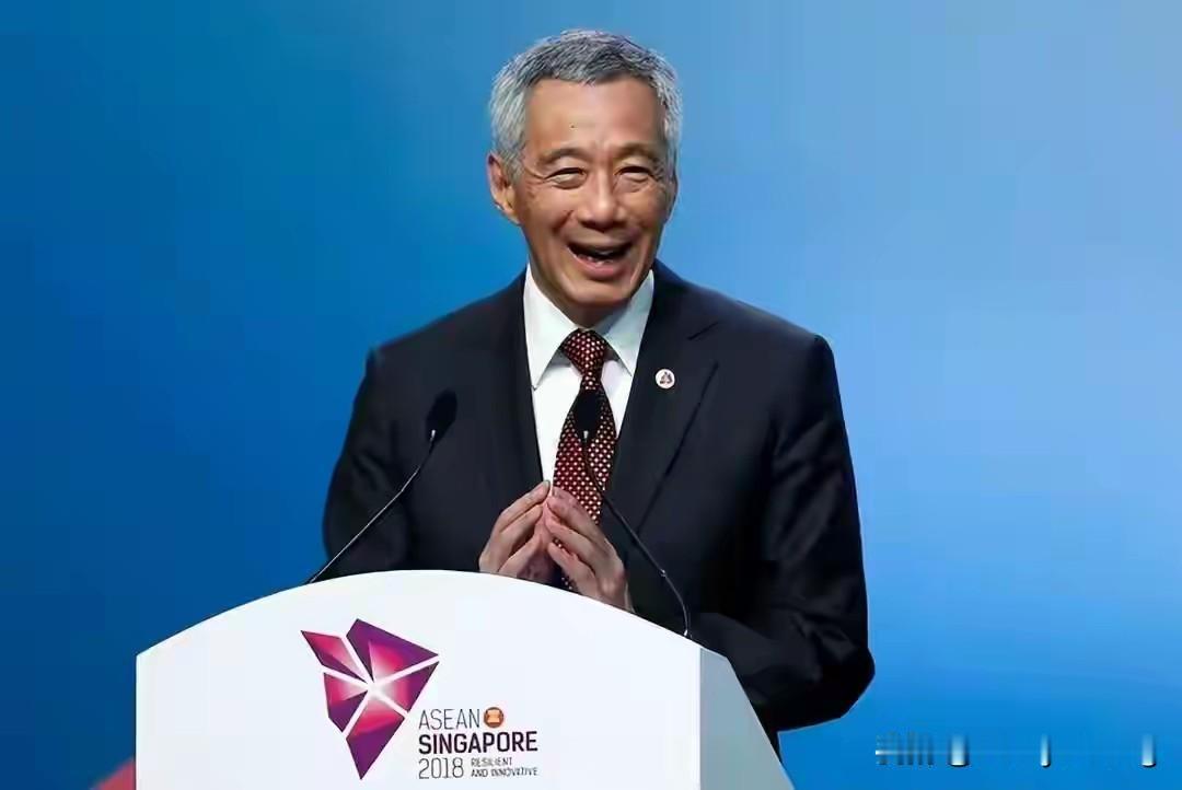 新加坡官方这次真的是“戏精”上身了。

本来《给阿嬷的情书》这部电影，完全就是描