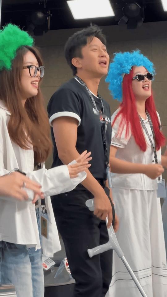 对别人来说是虐待老人，对邓超来说是享受虐待[doge] ​​​