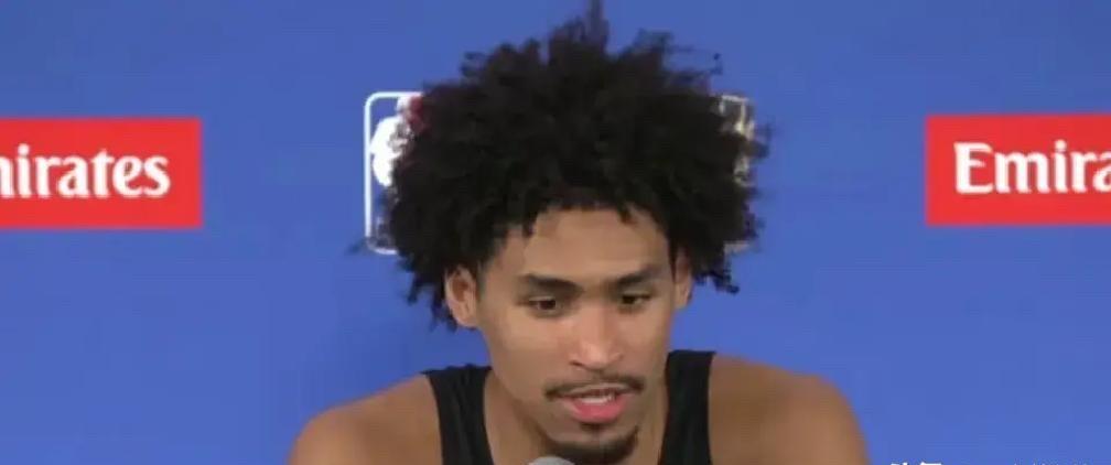 总决赛输11分，马刺新秀却在纽约主场射穿篮网。
迪伦-哈珀抬手就进三分，7次出手