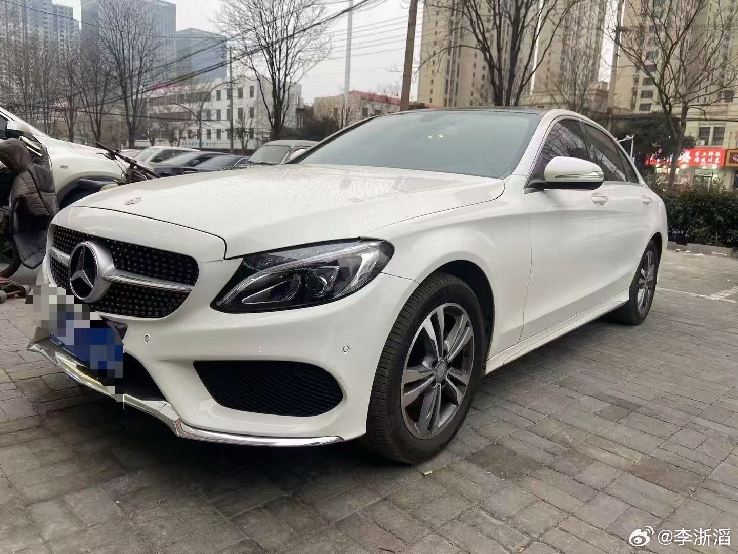 2017年的奔驰C200L 2万公里 原版原漆食之无味弃之可惜的车型 这种车的小