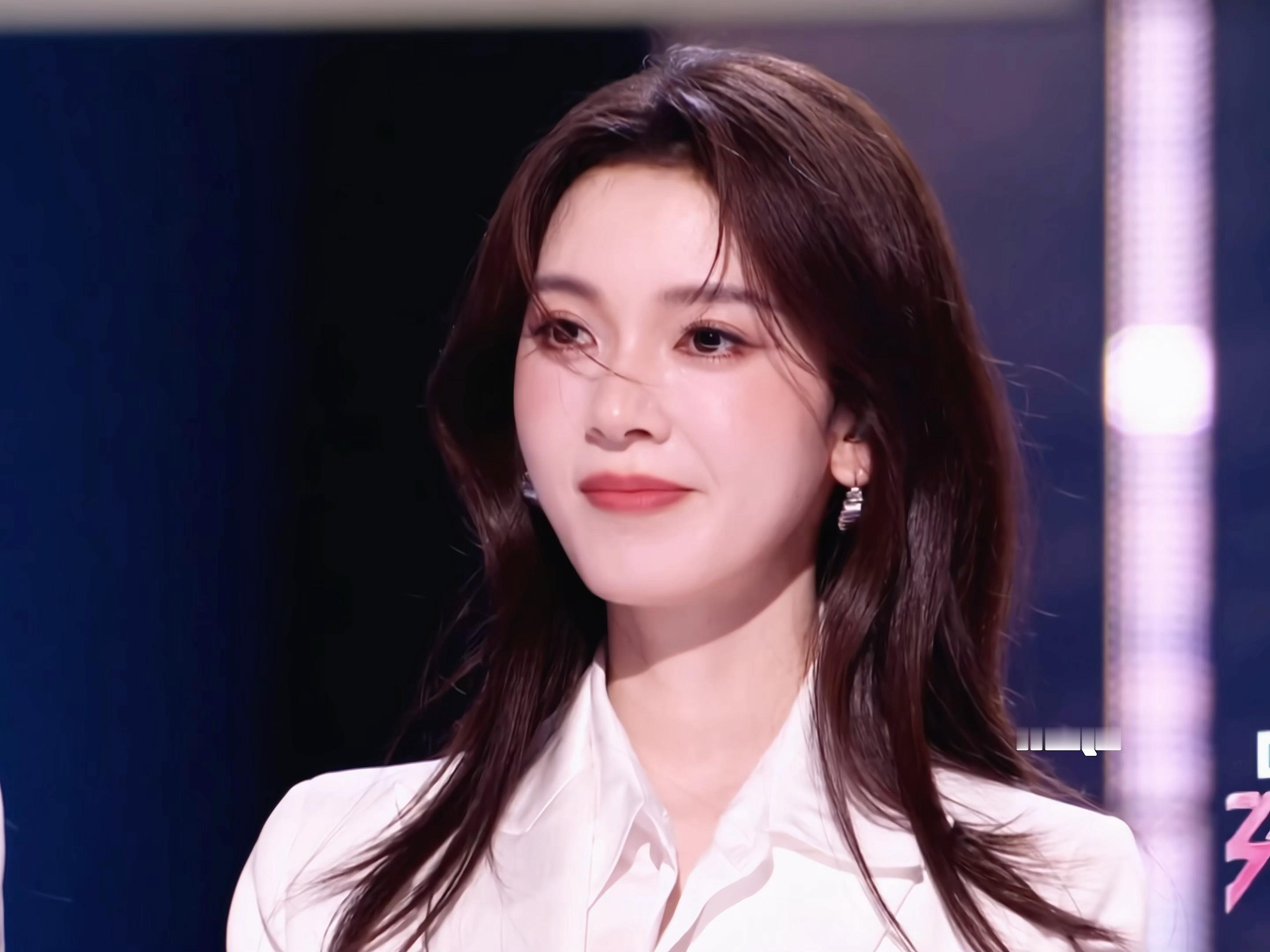 天惹陈瑶。。。每一秒都美得尖叫 浪姐直播