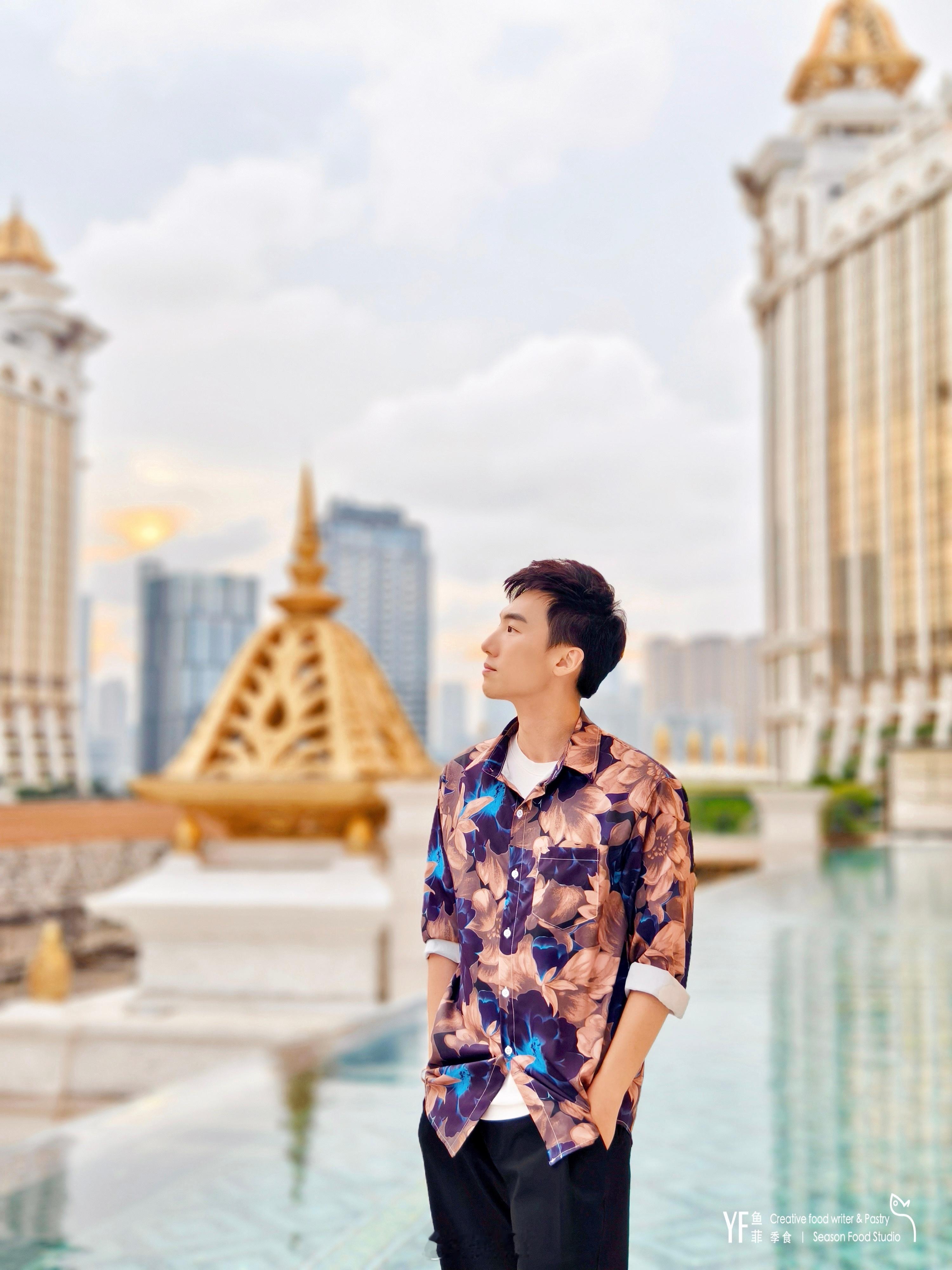 终于告别梅雨季，给自己放个假，180度落地窗景，将澳门的繁华与自然的静谧融合，每