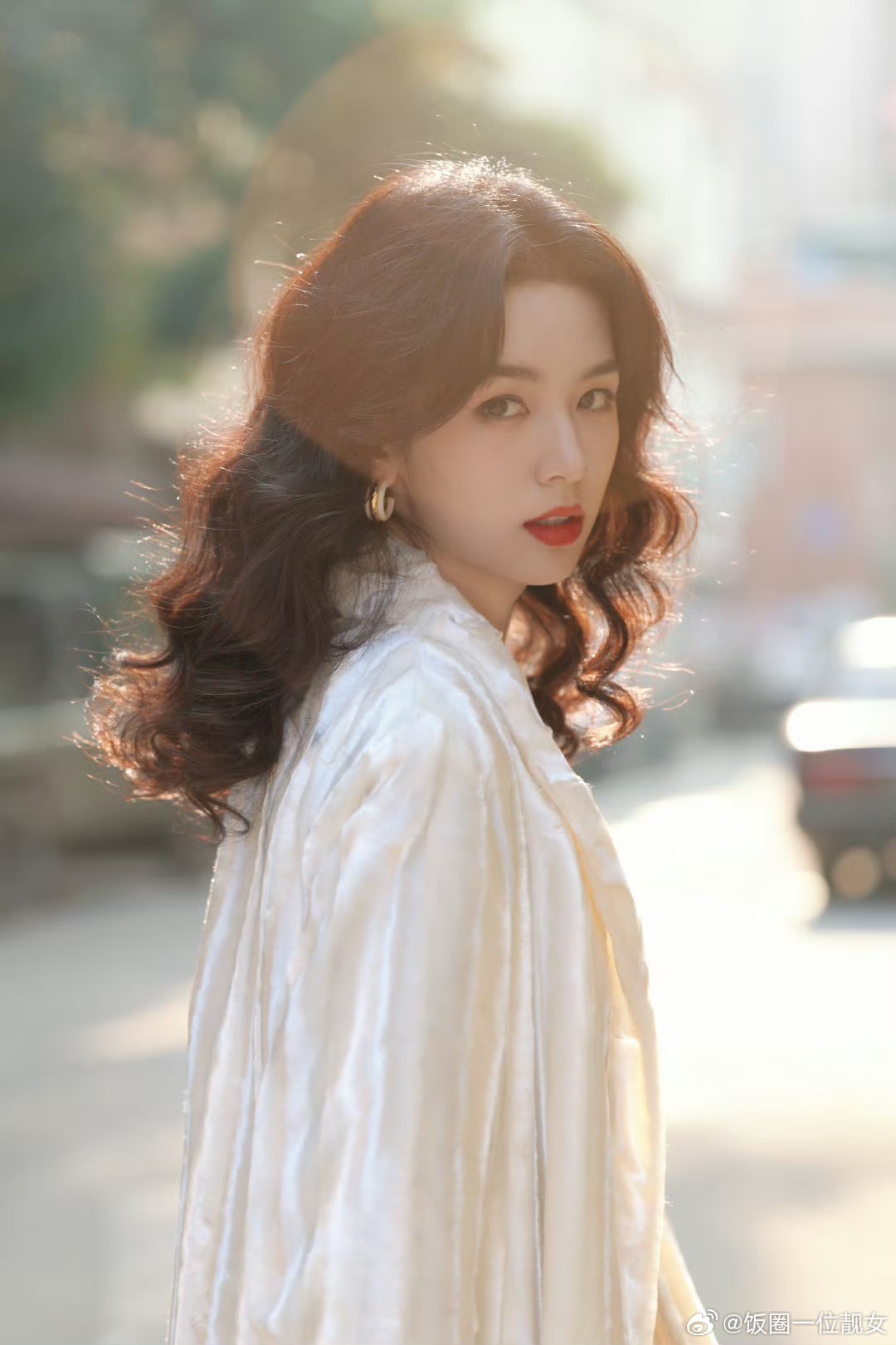 周也灵气够却常用力过猛，田曦薇甜系自然但戏路受限，两人演技到底谁更扛打？ 