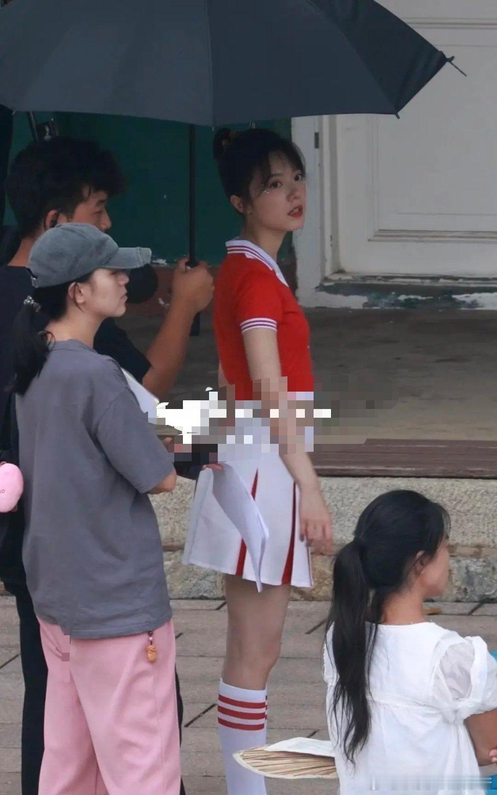 赵今麦姐姐好像高中生啊 ​​​