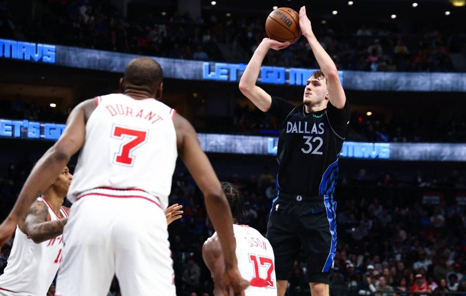 【基德】我看是一次犯规，（裁判）肖恩Sean（赖特Wright）、西莫内Simo