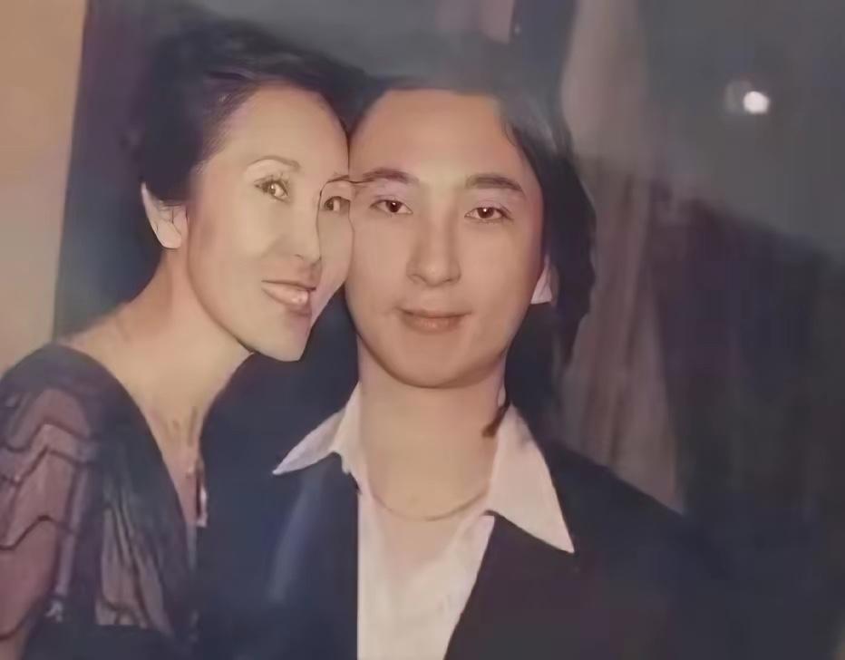 容貌和财富再也回不到从前，[奸笑][奸笑]