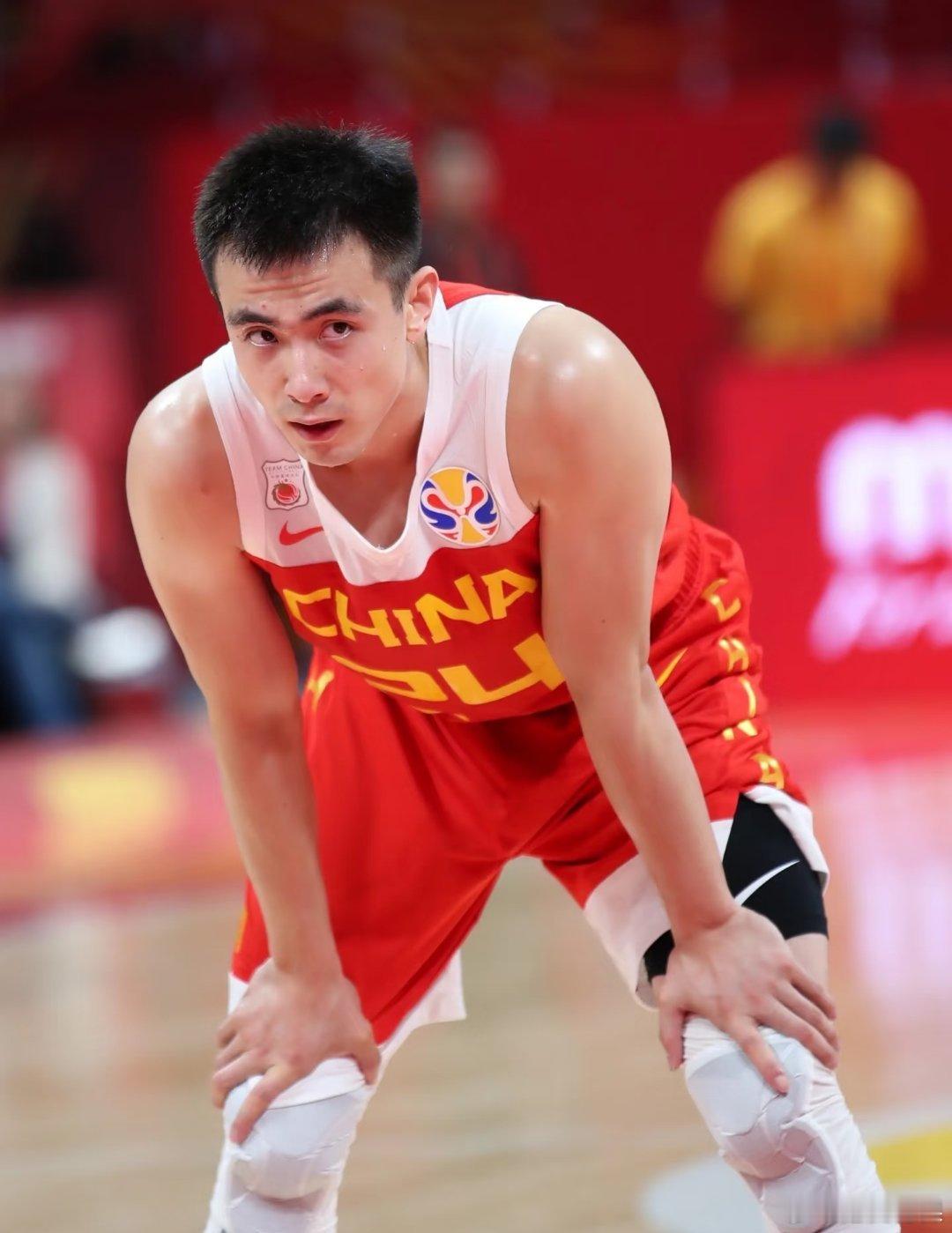 中国男篮vs日本男篮第三节打的好啊！顶住！纪委三分很硬！ 中国男篮三分开张