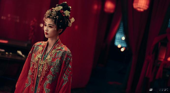 青雾风鸣、唐宫奇案 我的评分： 白鹿开播发文唐宫奇案 白鹿太懂李佩仪！读懂她藏起