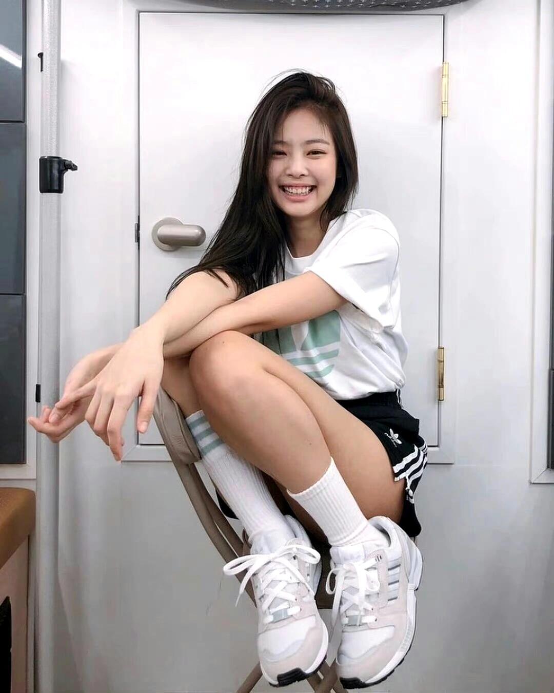 说到清纯，这两组Jennie是真的[拜托]Jennie纯欲的神 ​​​