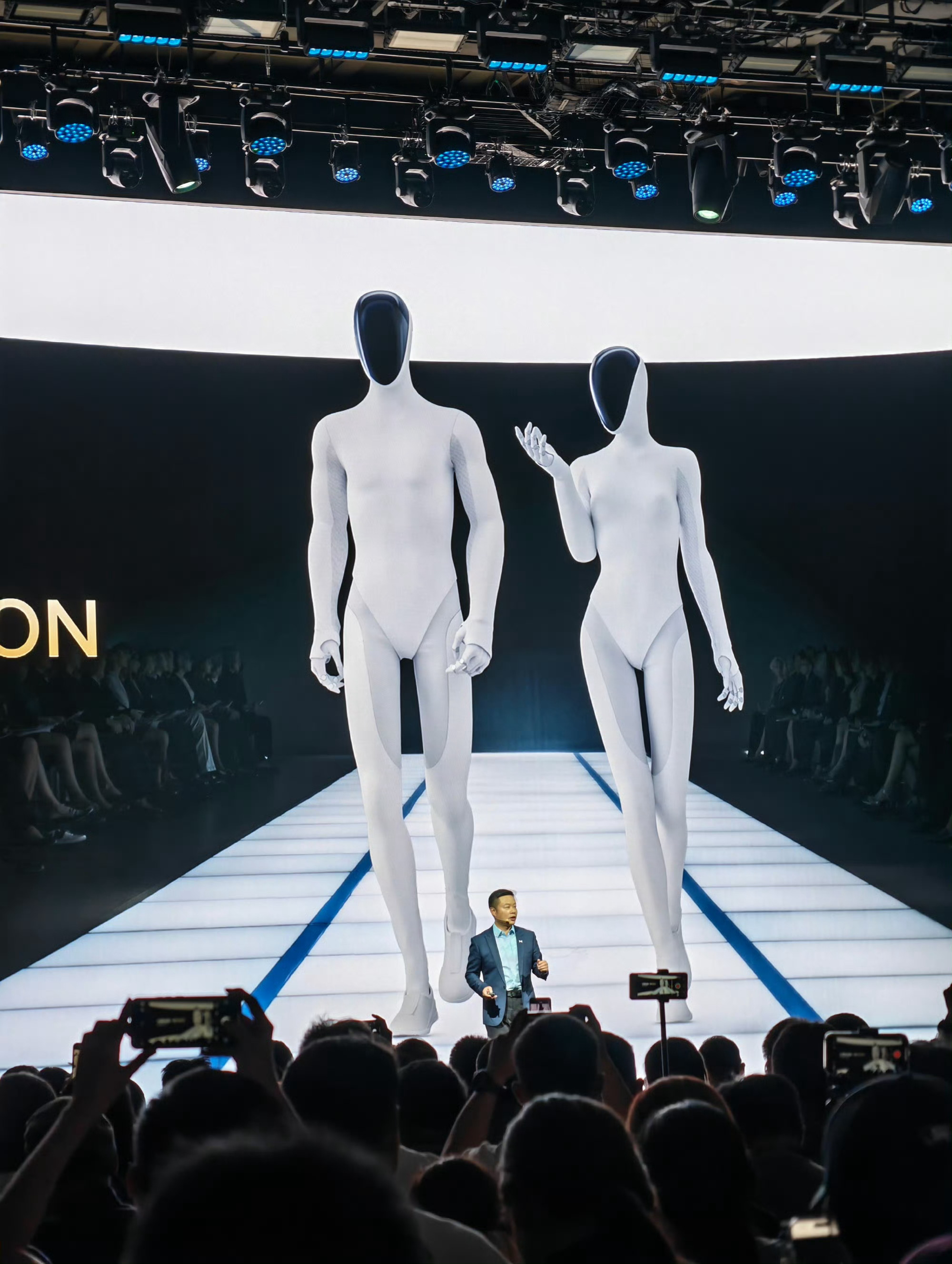 担心“机器人会降低结婚率”的人，或许搞错了因果。婚姻的核心是情感共鸣与责任共担，