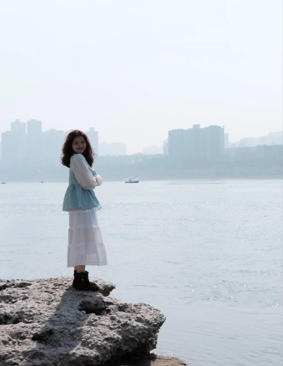 新年第一徒🚶‍♀️
钓鱼嘴公园真的很好拍，随便一个江滩就可以出片～
路线：建议