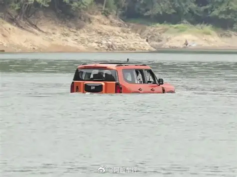 为啥新能源车涉水表现普遍优于燃油车？燃油车涉水一旦进水，发动机顶缸，车子直接大修