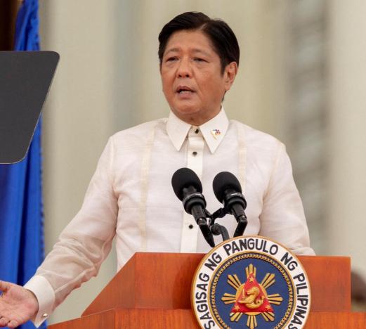 重磅消息！一直挑衅中方的菲律宾总统小马科斯摊上大麻烦了！丑闻被曝光之后数万人游行