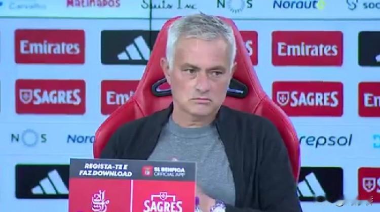 穆里尼奥扬眉吐气！

今晨，穆里尼奥带领本菲卡2-0击败孔蒂执教的那不勒斯，赢得