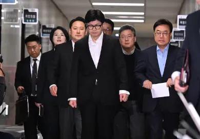 韩国执政党要求尹锡悦退党、内阁总辞职、国防部长罢免

据悉，国民力量党领导层于4