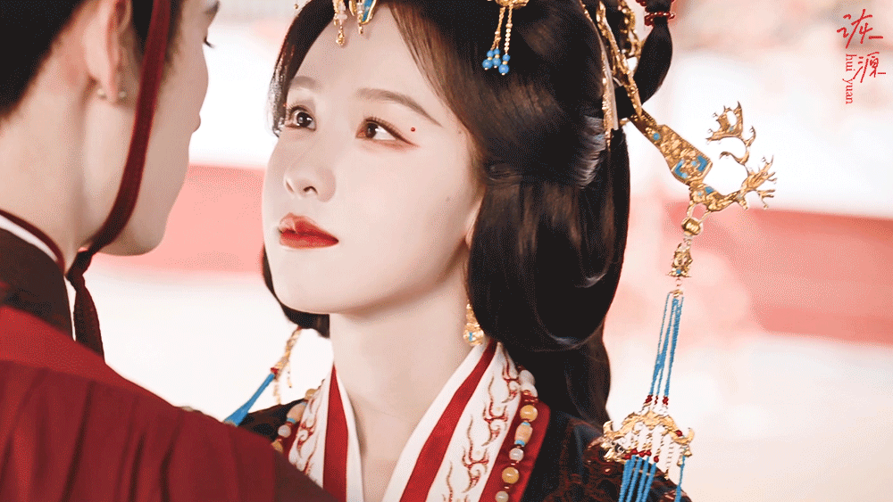 陈都灵 《翘楚》楚朝 / 动图▷EP03-14 黑衣（黑红）+绿穗-突然靠近清冷